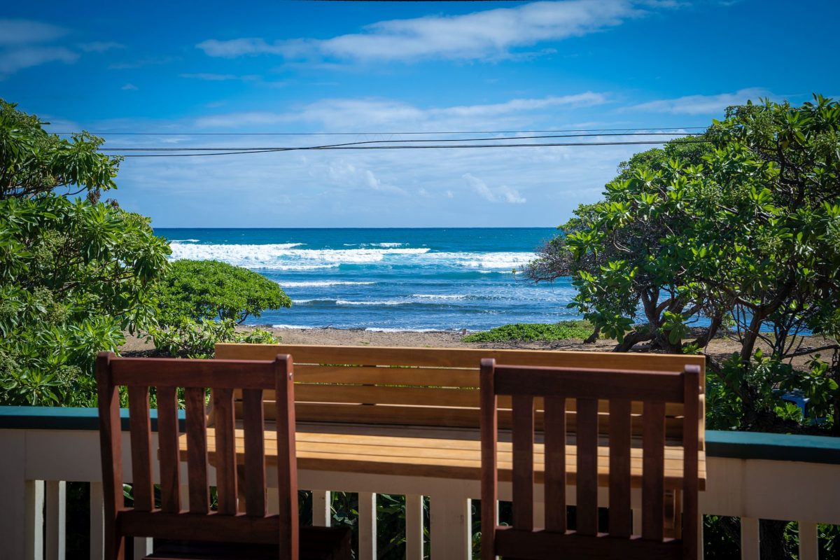 Private cottage and yard rental - Maui Beach House